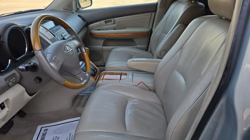 2004 Lexus RX 2nd Gen - Image 11 of 14
