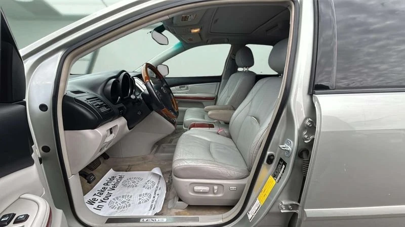 2004 Lexus RX 2nd Gen - Image 9 of 15