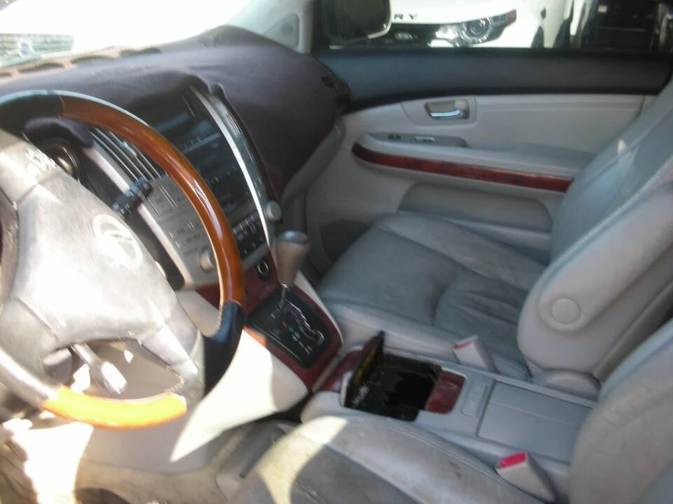 2004 Lexus RX 2nd Gen - Image 5 of 7