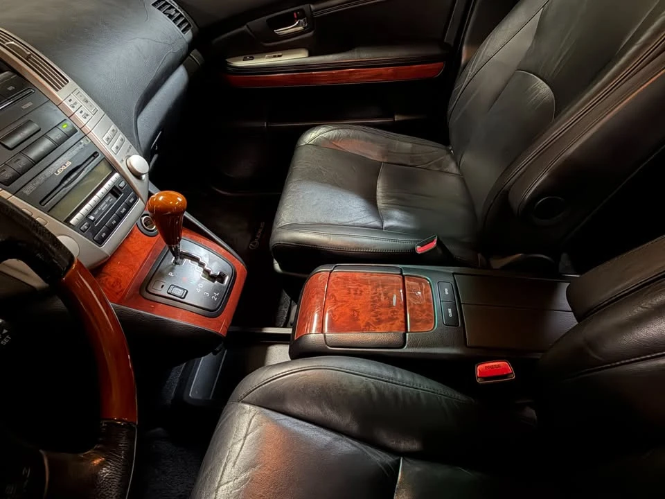 2004 Lexus RX 2nd Gen - Image 12 of 20