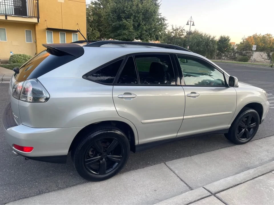 2004 Lexus RX 2nd Gen - Image 3 of 9