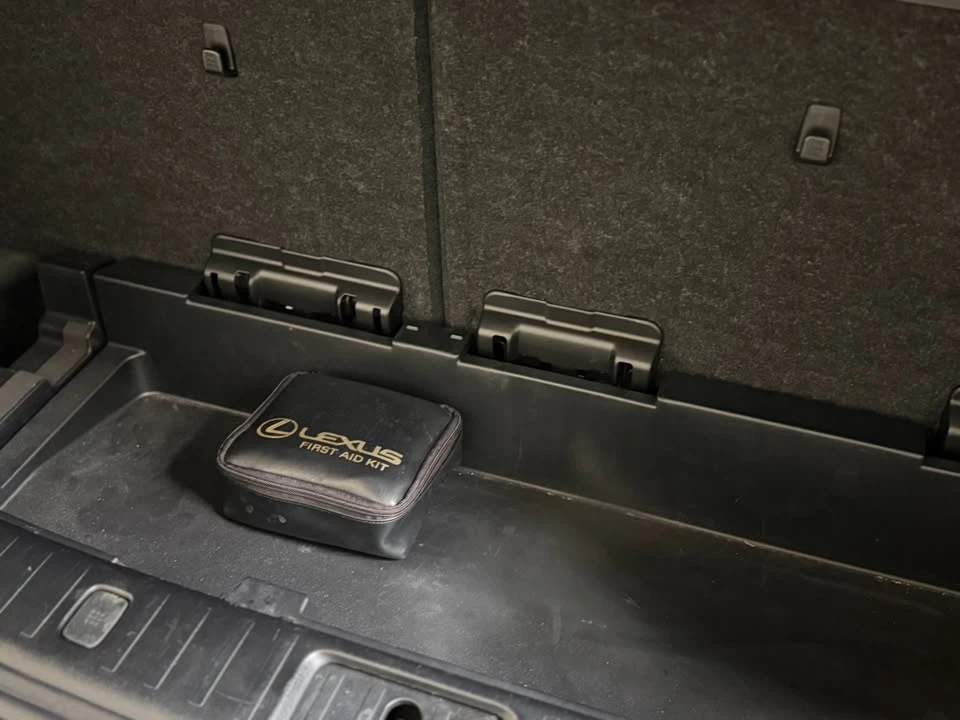 2004 Lexus RX 2nd Gen - Image 16 of 20