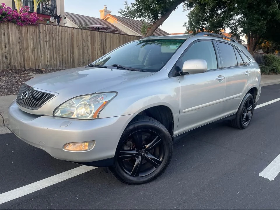 2004 Lexus RX 2nd Gen - Image 5 of 9