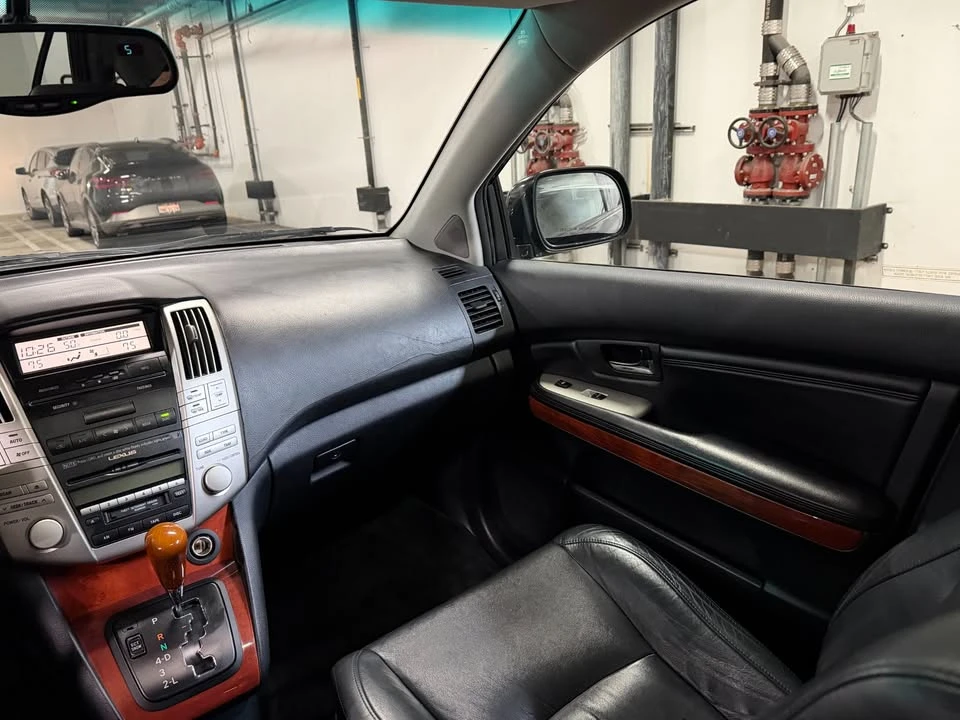 2004 Lexus RX 2nd Gen - Image 11 of 20