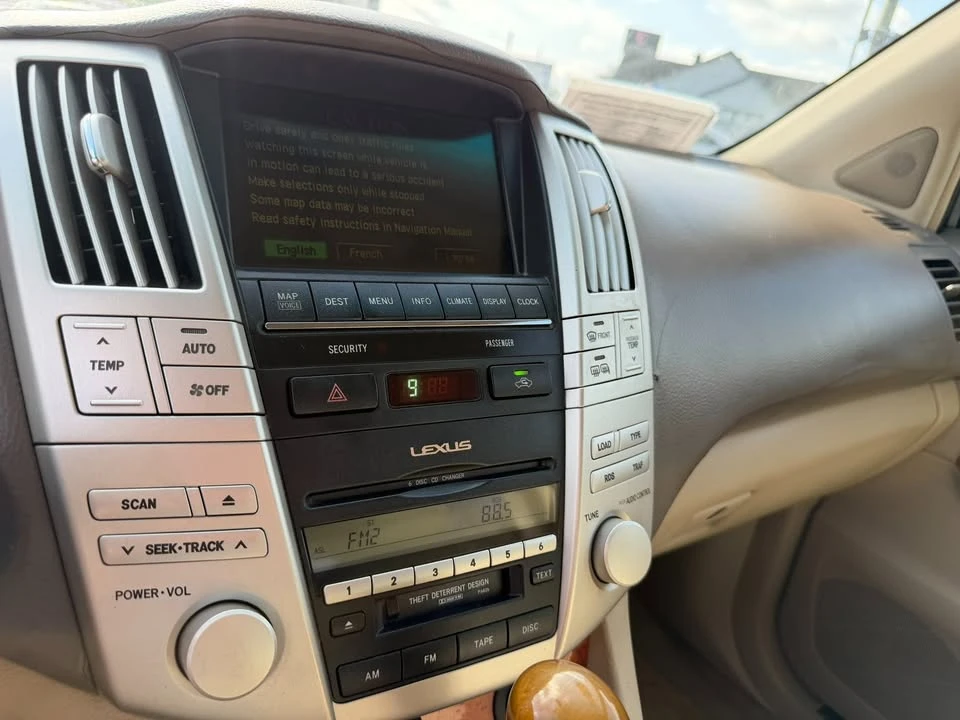 2004 Lexus RX 2nd Gen - Image 5 of 20