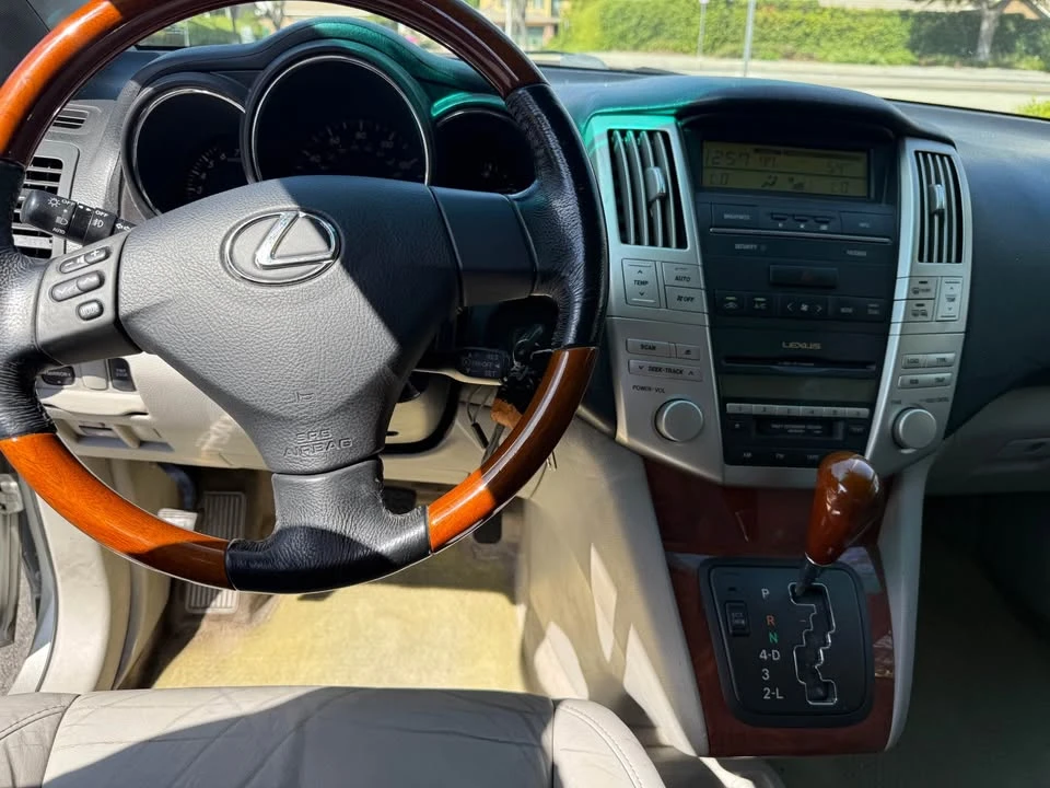 2004 Lexus RX 2nd Gen - Image 5 of 8