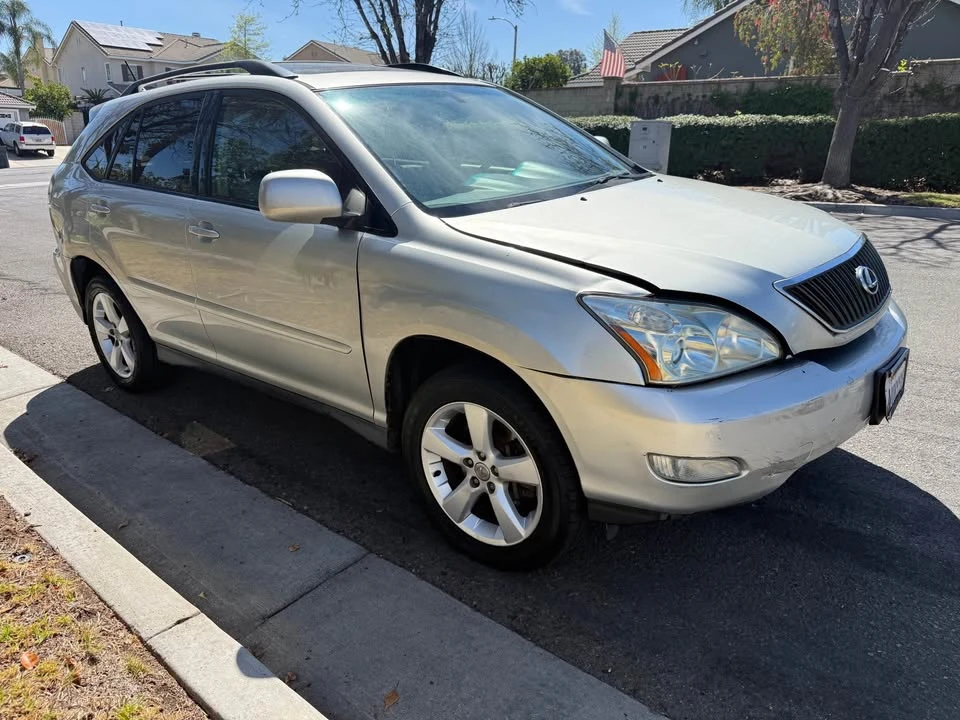 2004 Lexus RX 2nd Gen - Image 2 of 8