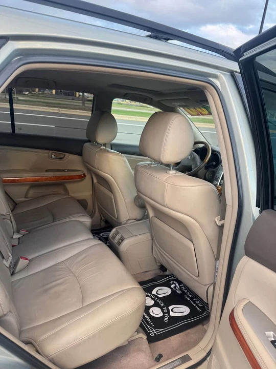 2004 Lexus RX 2nd Gen - Image 7 of 17