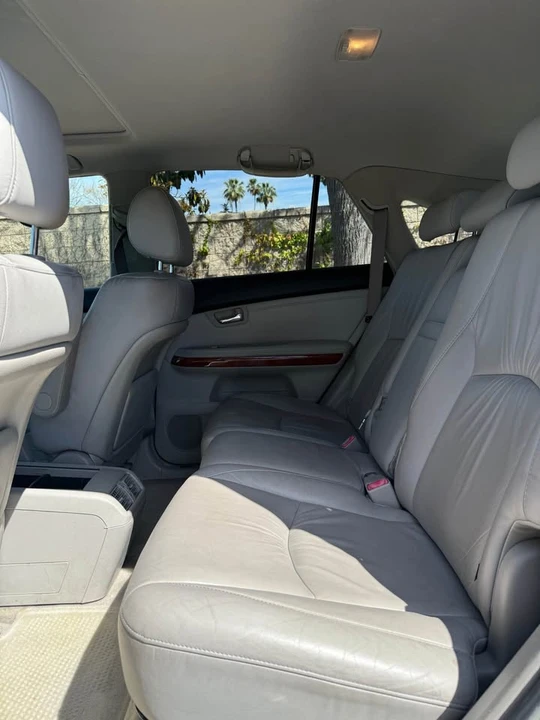 2004 Lexus RX 2nd Gen - Image 7 of 8