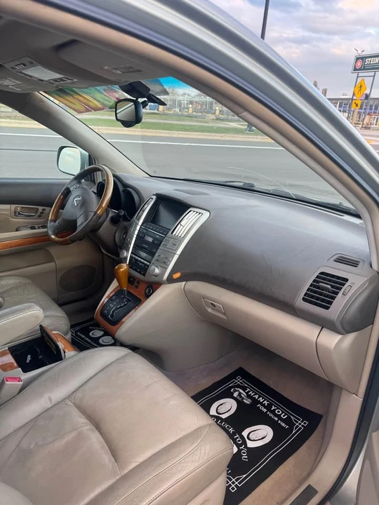 2004 Lexus RX 2nd Gen - Image 8 of 17