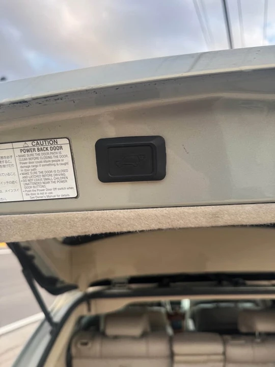 2004 Lexus RX 2nd Gen - Image 10 of 17
