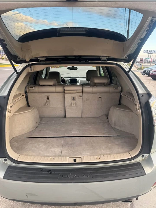 2004 Lexus RX 2nd Gen - Image 9 of 17