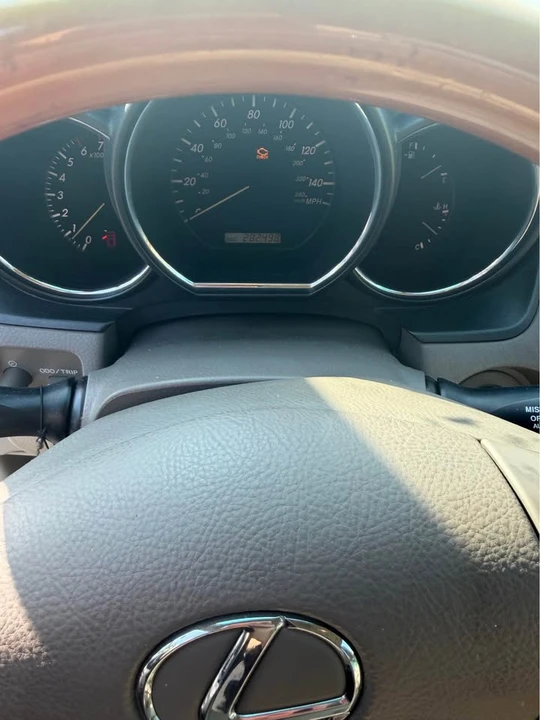2004 Lexus RX 2nd Gen - Image 12 of 16