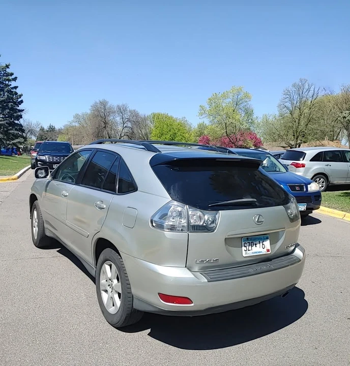 2004 Lexus RX 2nd Gen - Image 5 of 6