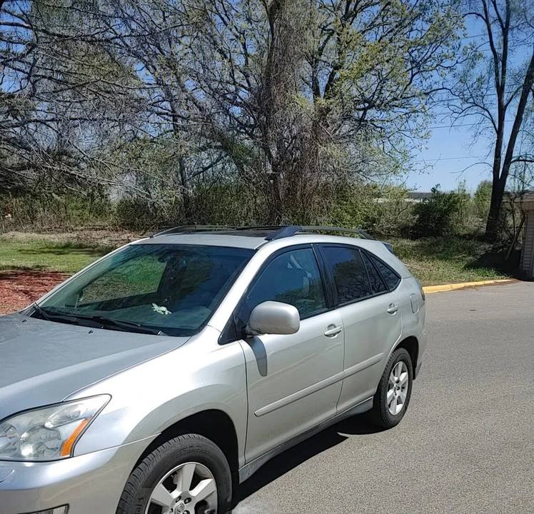 2004 Lexus RX 2nd Gen - Image 3 of 6