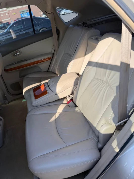 2004 Lexus RX 2nd Gen - Image 11 of 16