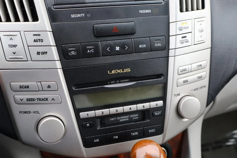 2004 Lexus RX 2nd Gen - Image 18 of 20