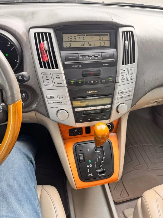 2004 Lexus RX 2nd Gen - Image 11 of 11