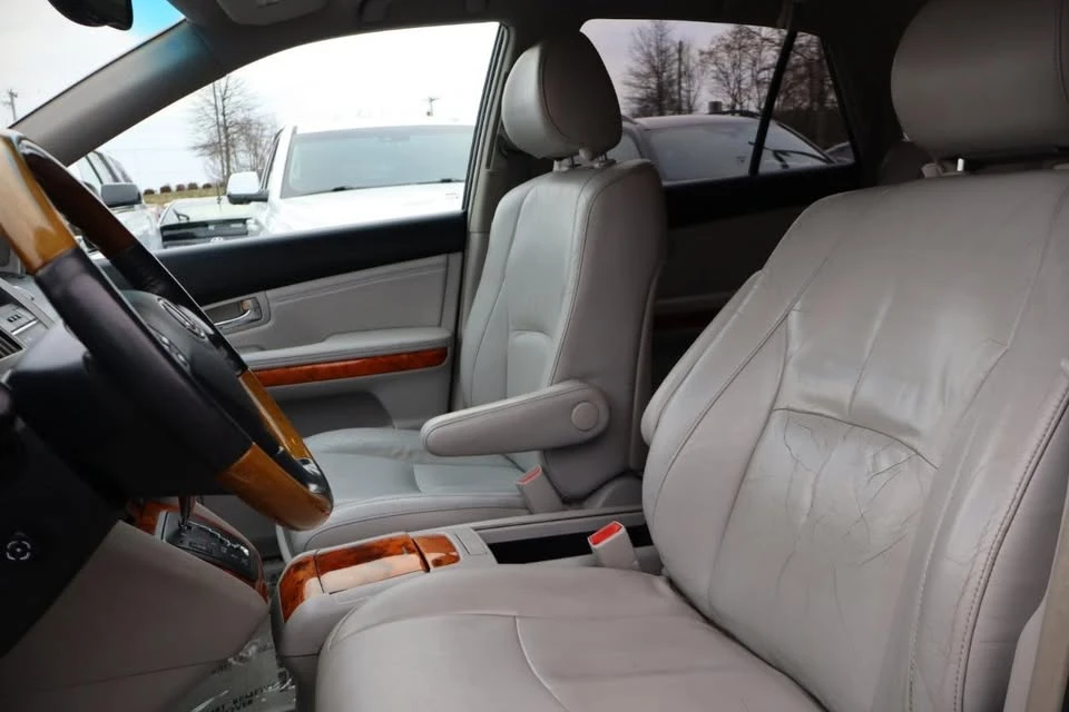 2004 Lexus RX 2nd Gen - Image 10 of 20