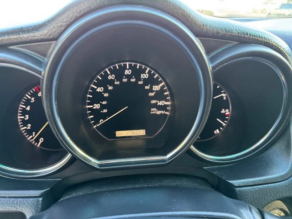 2004 Lexus RX 2nd Gen - Image 15 of 17