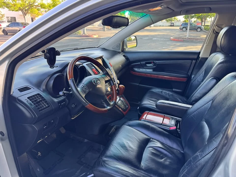 2004 Lexus RX 2nd Gen - Image 11 of 17