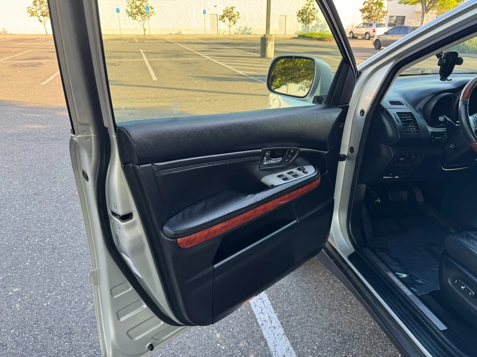 2004 Lexus RX 2nd Gen - Image 12 of 17