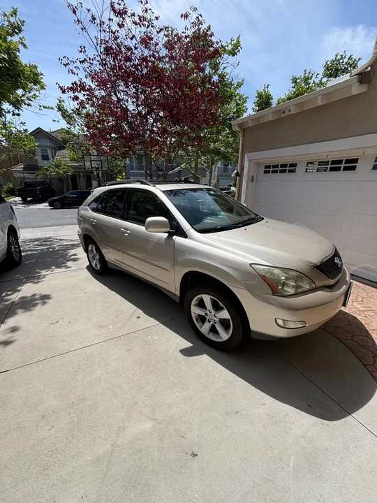 2004 Lexus RX 2nd Gen - Image 4 of 15