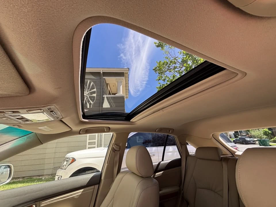 2004 Lexus RX 2nd Gen - Image 11 of 15