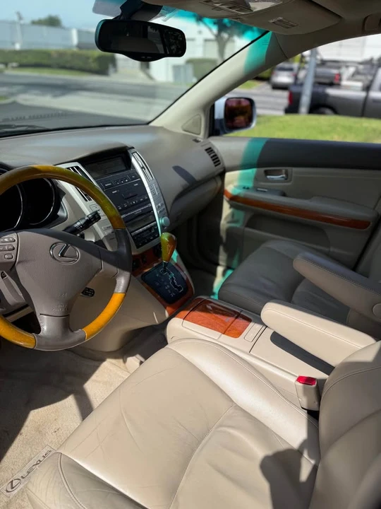 2004 Lexus RX 2nd Gen - Image 11 of 15