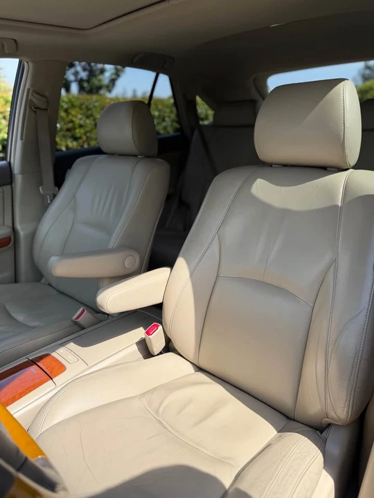 2004 Lexus RX 2nd Gen - Image 9 of 15