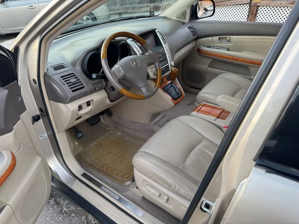 2004 Lexus RX 2nd Gen - Image 13 of 20