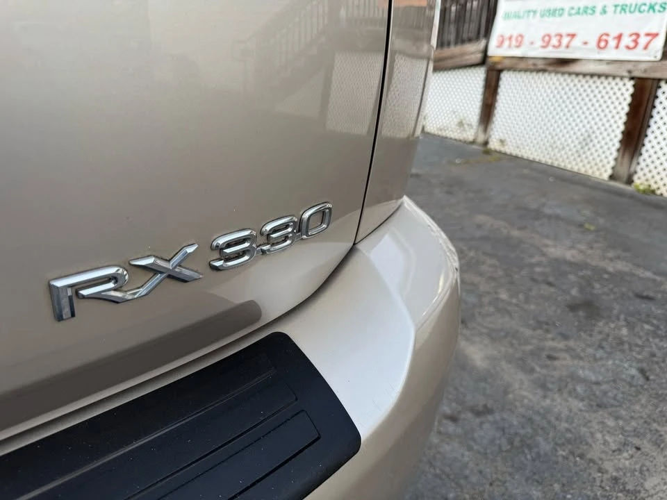 2004 Lexus RX 2nd Gen - Image 11 of 20
