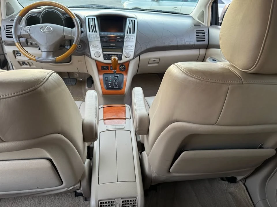 2004 Lexus RX 2nd Gen - Image 15 of 20