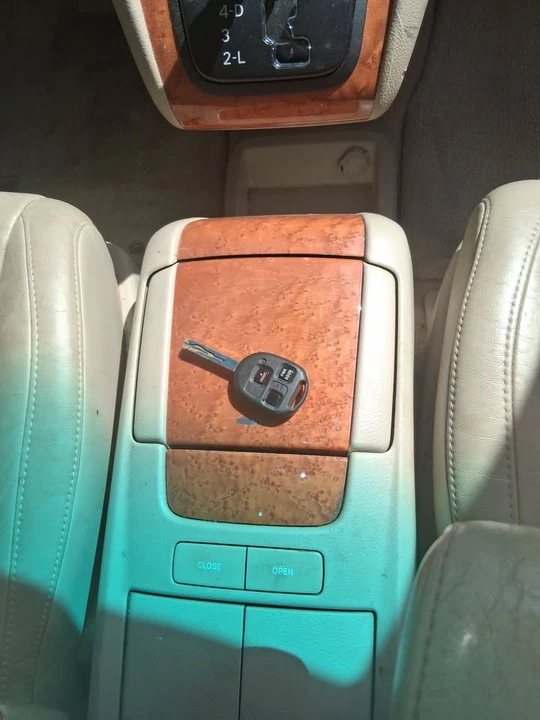 2004 Lexus RX 2nd Gen - Image 19 of 20
