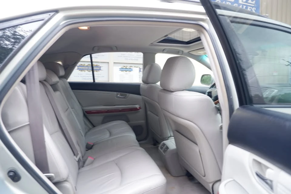 2004 Lexus RX 2nd Gen - Image 19 of 20