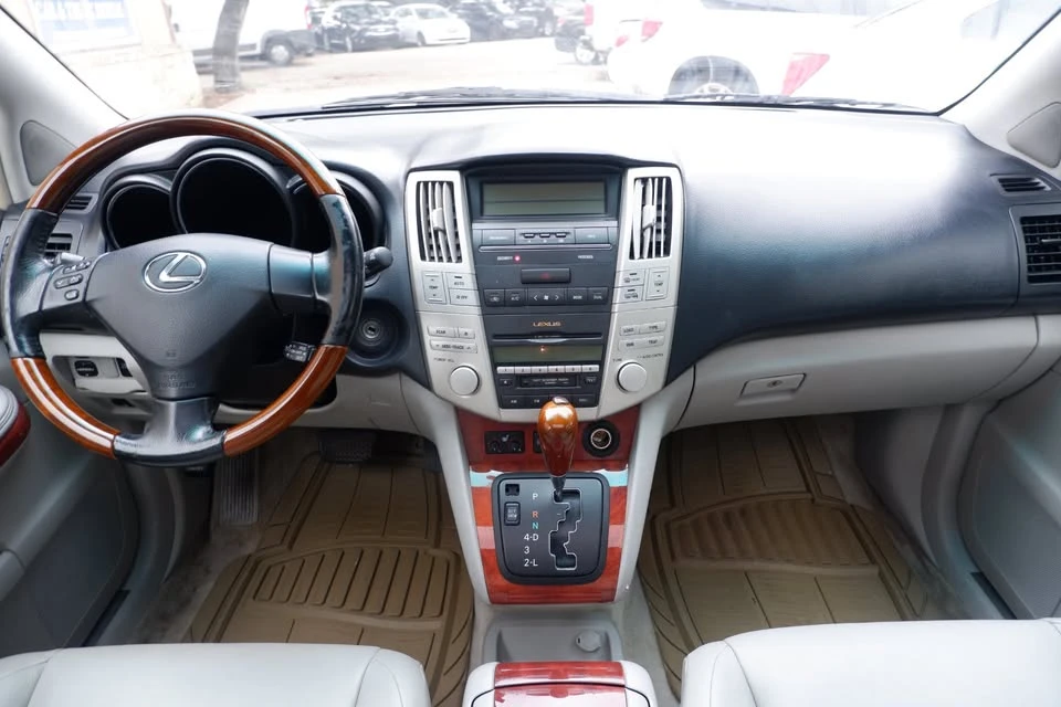 2004 Lexus RX 2nd Gen - Image 11 of 20