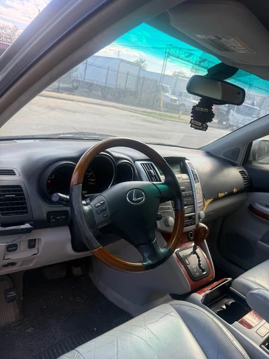 2004 Lexus RX 2nd Gen - Image 12 of 20
