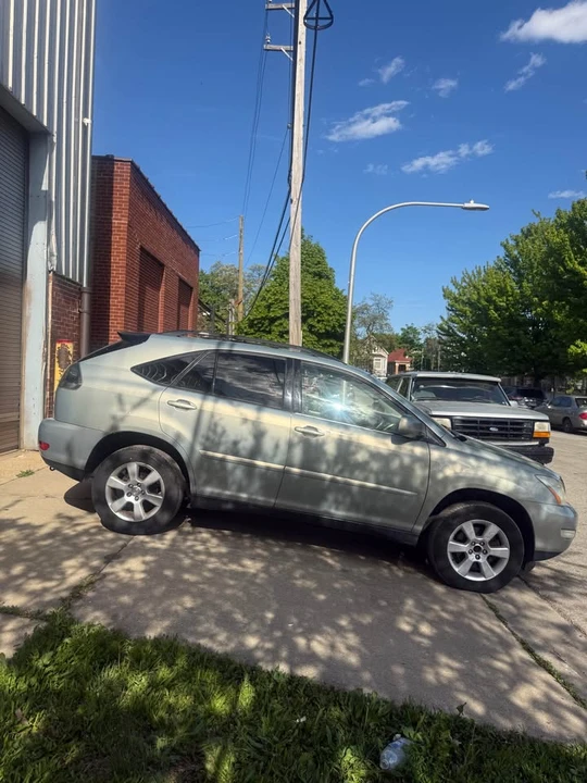 2004 Lexus RX 2nd Gen - Image 5 of 20