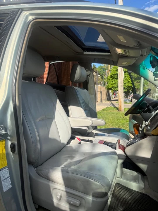 2004 Lexus RX 2nd Gen - Image 18 of 20