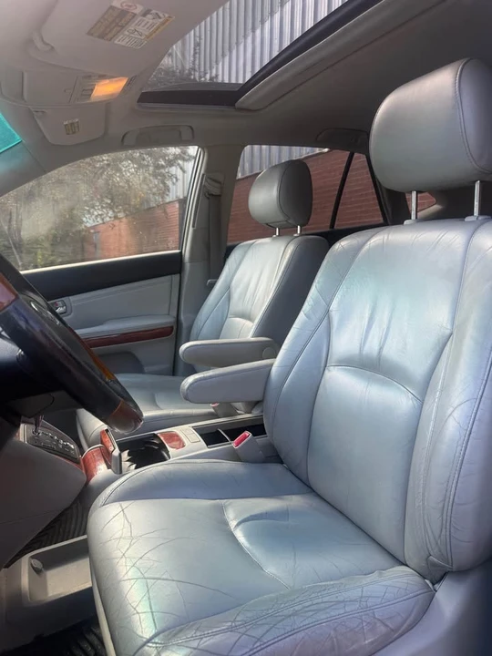 2004 Lexus RX 2nd Gen - Image 15 of 20