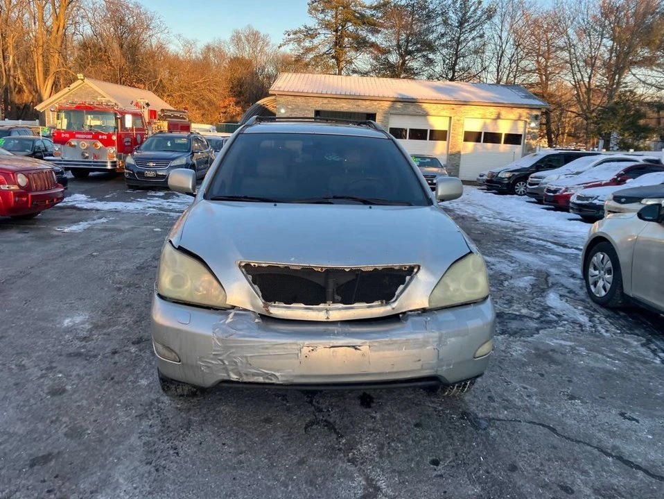 2004 Lexus RX 2nd Gen - Image 8 of 20
