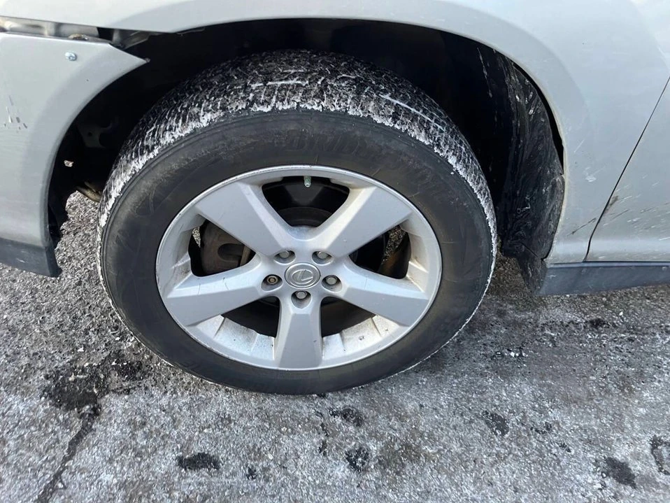 2004 Lexus RX 2nd Gen - Image 13 of 20