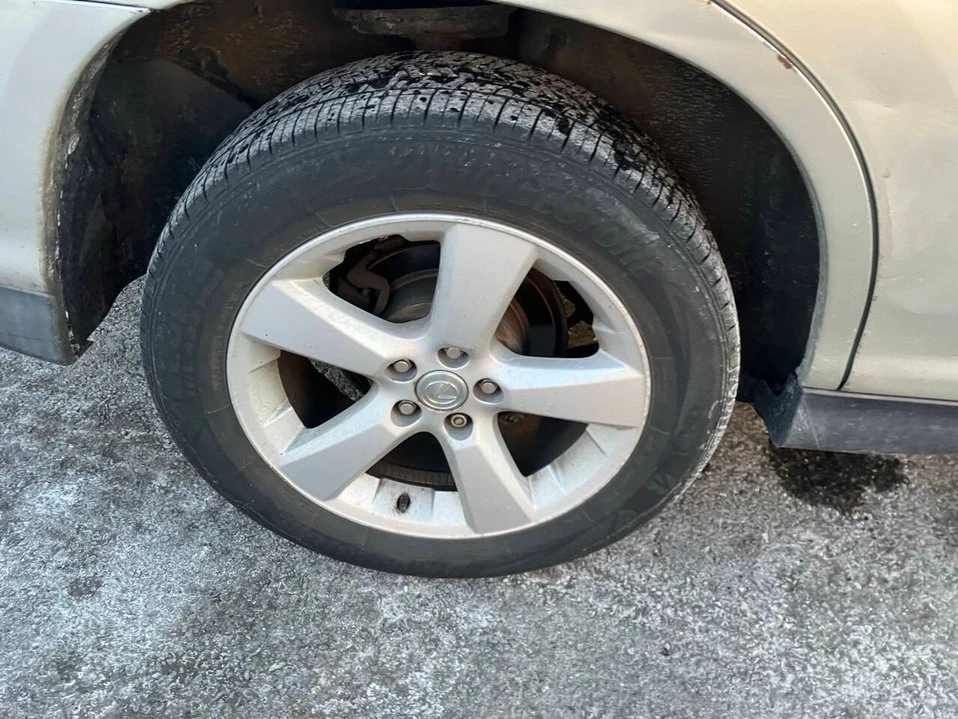 2004 Lexus RX 2nd Gen - Image 11 of 20