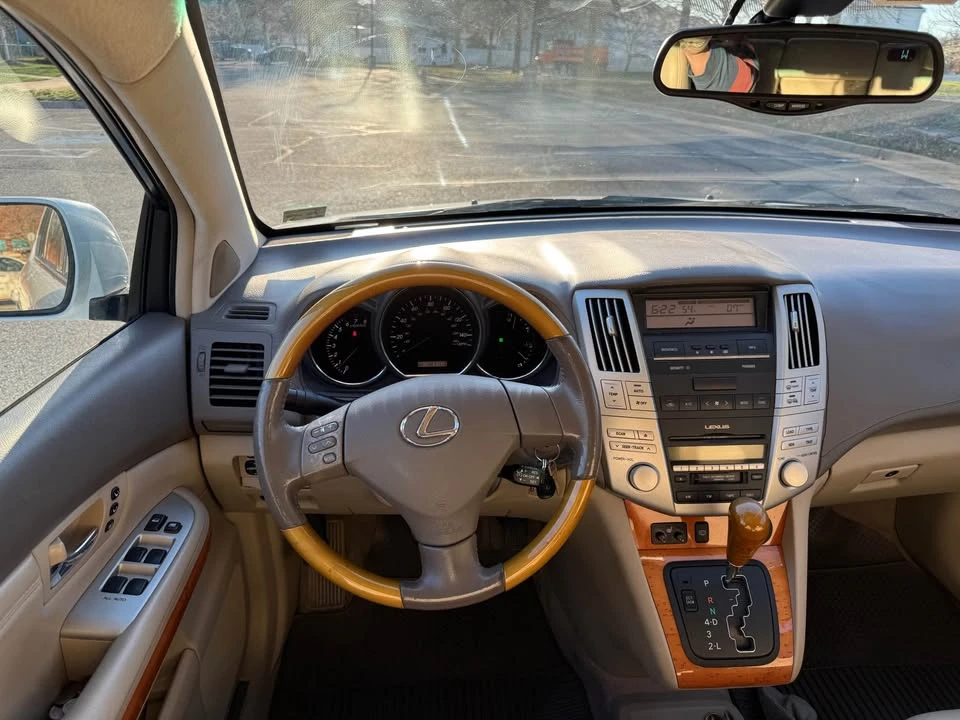 2004 Lexus RX 2nd Gen - Image 15 of 19