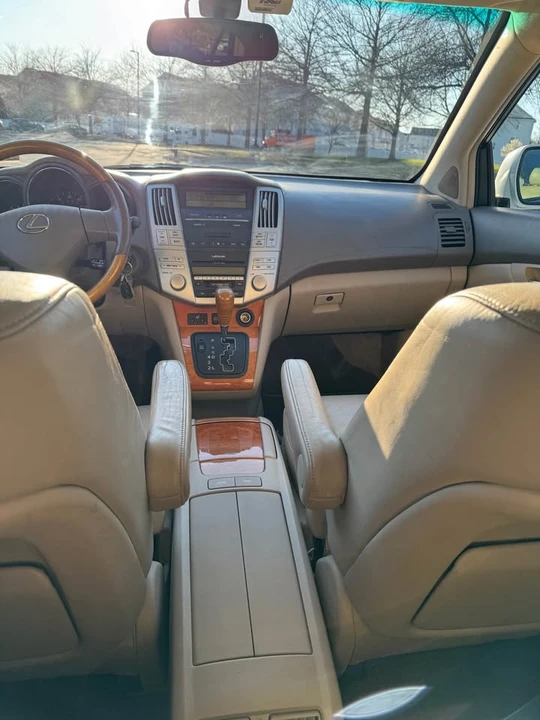 2004 Lexus RX 2nd Gen - Image 18 of 19