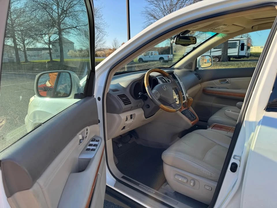 2004 Lexus RX 2nd Gen - Image 7 of 19
