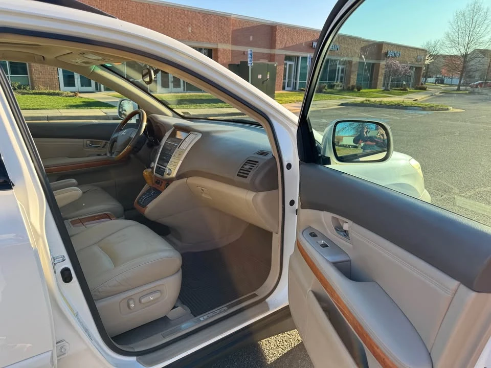2004 Lexus RX 2nd Gen - Image 10 of 19