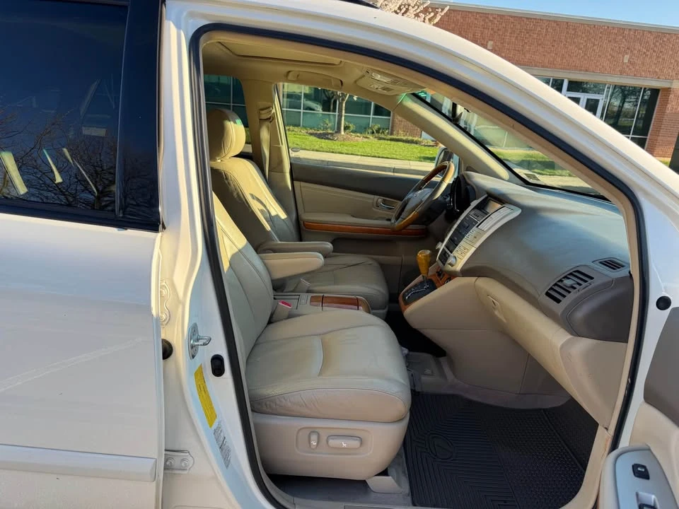 2004 Lexus RX 2nd Gen - Image 11 of 19