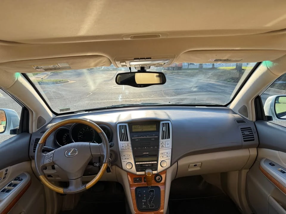 2004 Lexus RX 2nd Gen - Image 16 of 19