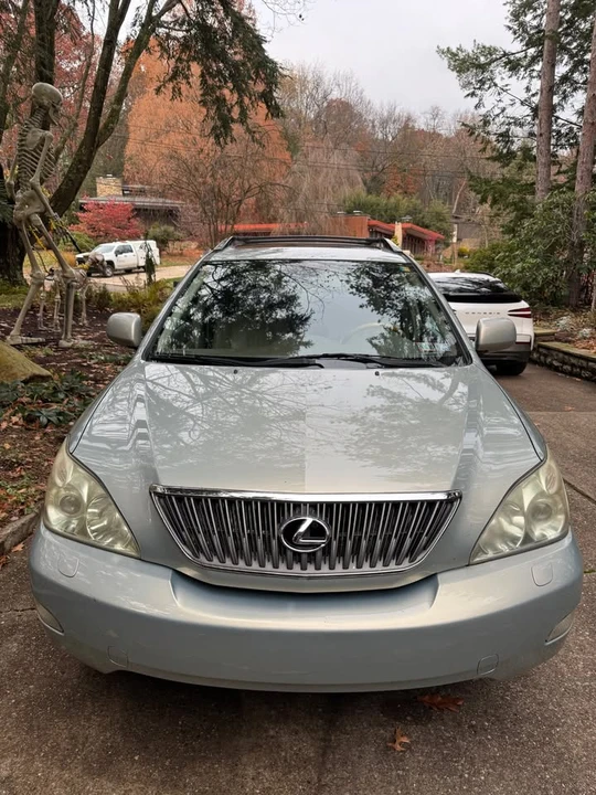 2004 Lexus RX 2nd Gen - Image 3 of 16